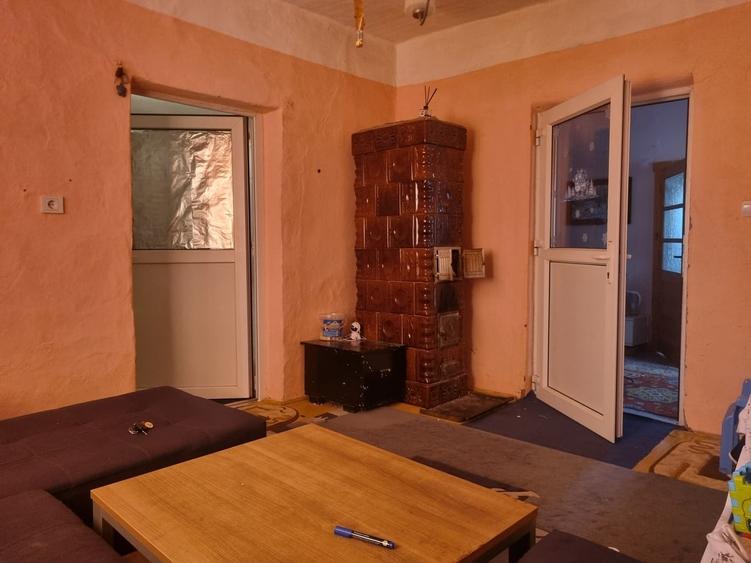 Casă cu 4 camere cu Teren 335 Mp în Central