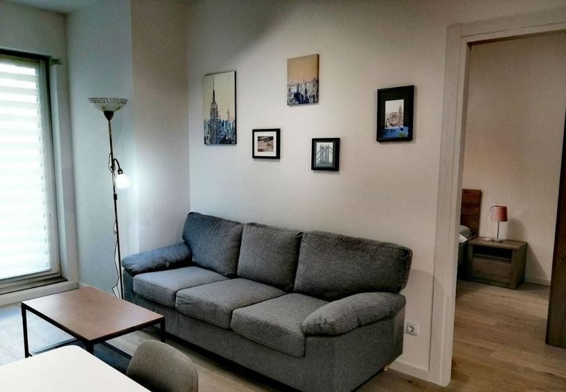 Apartament cu 2 camere semidecomandat, mobilat în Semicentral