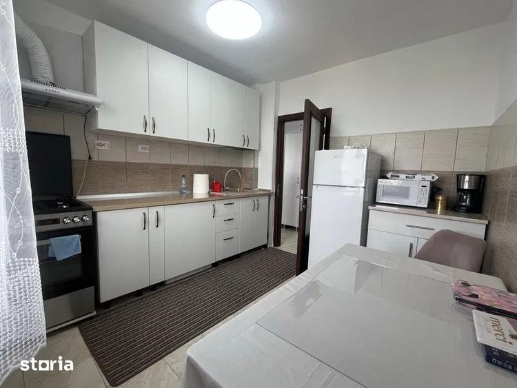 Apartament cu 3 camere decomandat, mobilat în Iancului