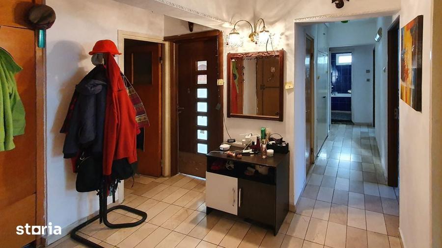 Apartament cu 4 camere în Obor
