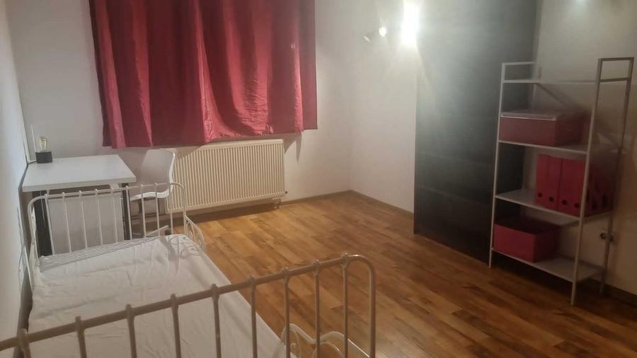 Casă cu 3 camere cu Teren 320 Mp în Roșu