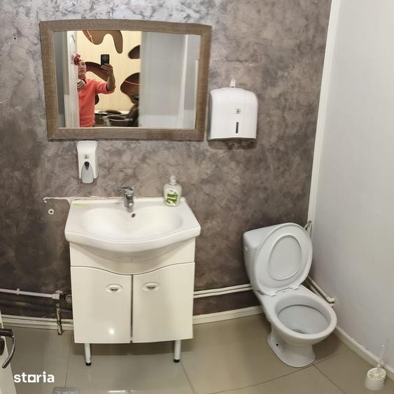 Spațiu comercial, de 65 mp, în Central