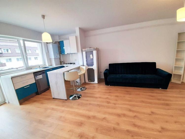 Apartament cu 2 camere semidecomandat în Sânpetru