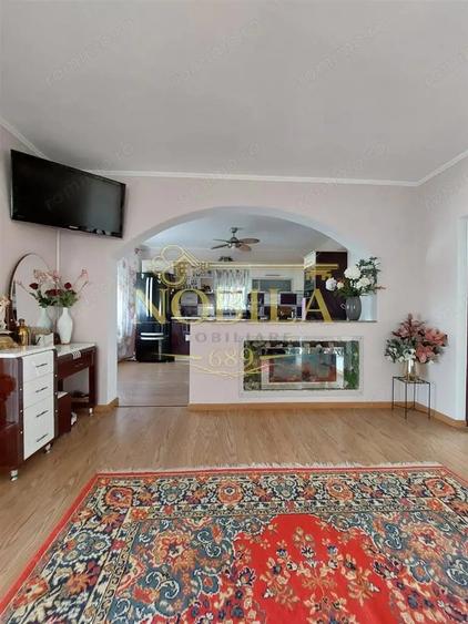 Casă cu Teren 4200 Mp în Livezi