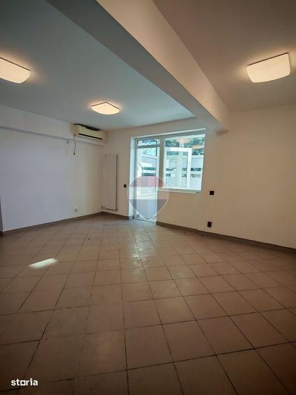 Spațiu comercial, de 51 mp, în Calea Severinului