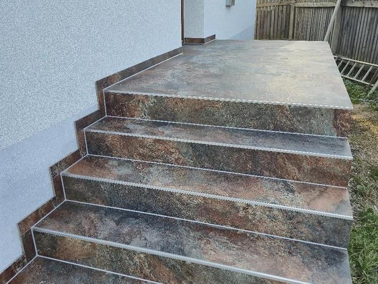 Casă individuală cu 4 camere cu Teren 1150 Mp în Central