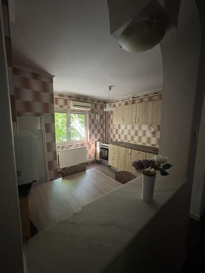 Apartament cu 2 camere decomandat în Vitan