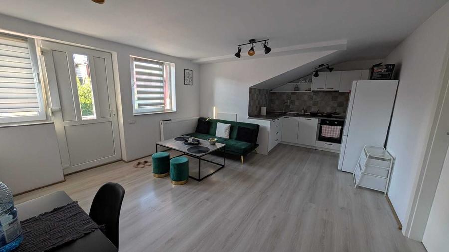 INCHIRIEZ CAMERA IN APARTAMENT 3 camere - doar pentru fete in Iris - 6