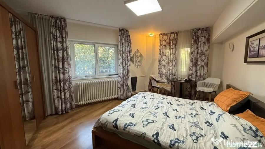 Apartament cu 5 camere decomandat în Unirii