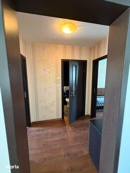 Apartament cu 3 camere semidecomandat în Titan