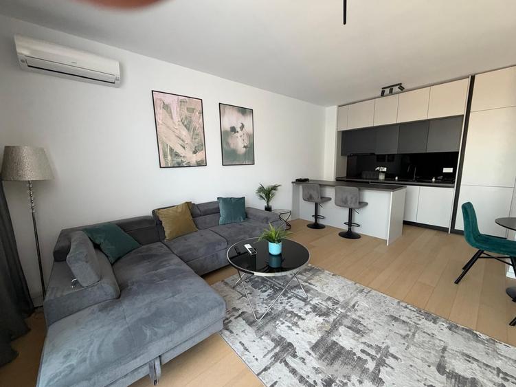 Apartament cu 2 camere decomandat în Băneasa