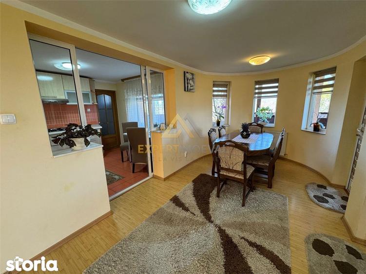 Casă cu 7 camere cu Teren 800 Mp în Vasile Alecsandri