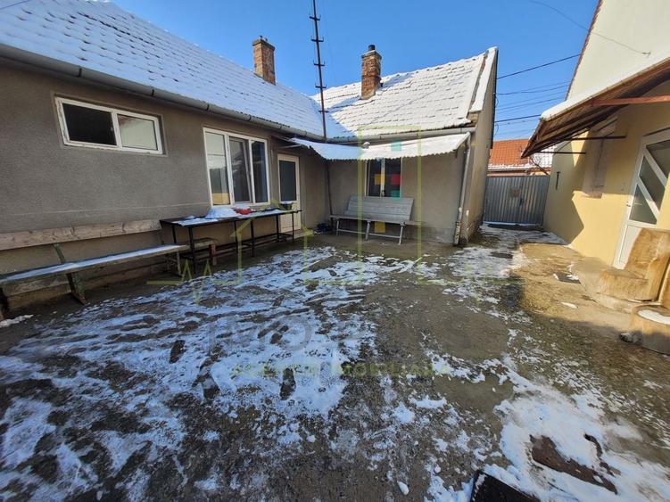 Casă individuală cu 5 camere cu Canalizare în Dâmbovița