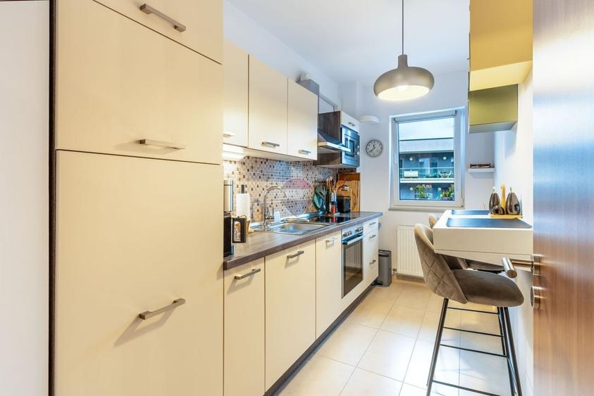 Apartament cu 2 camere decomandat, mobilat în Central
