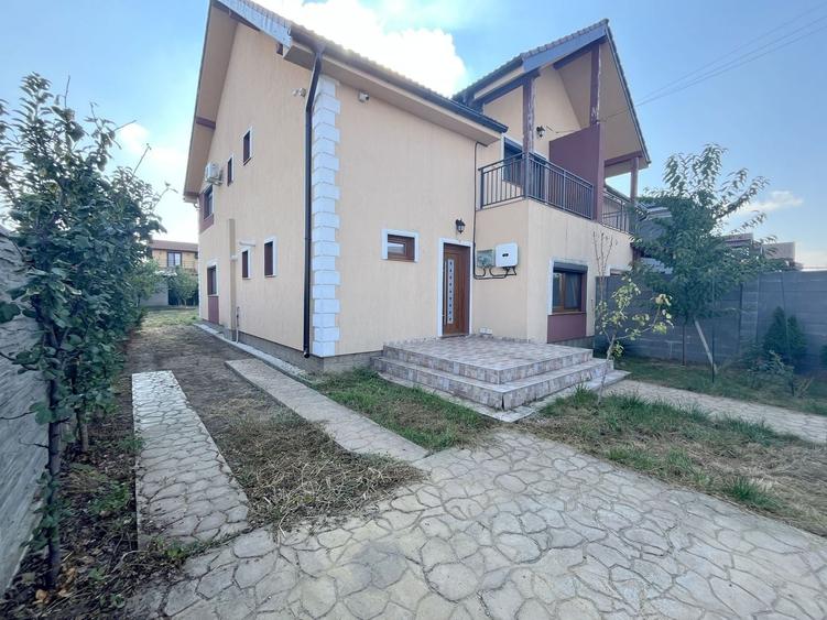 Duplex cu 5 camere cu Canalizare în Dumbrăvița