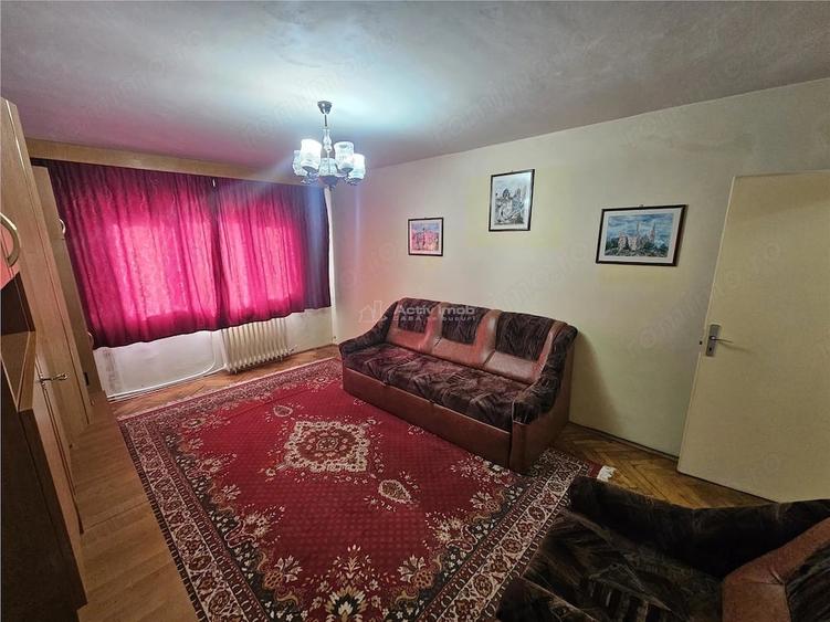 Apartament cu 2 camere decomandat în Cuptoare (Reșița)