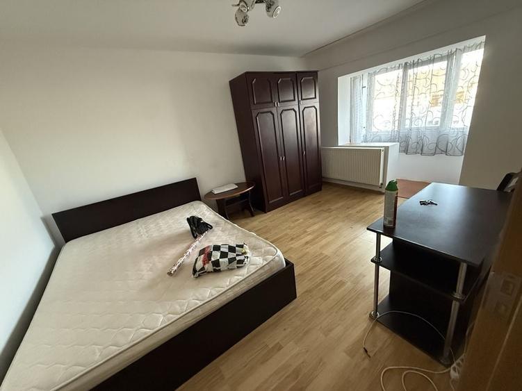 Garsonieră decomandată în Central