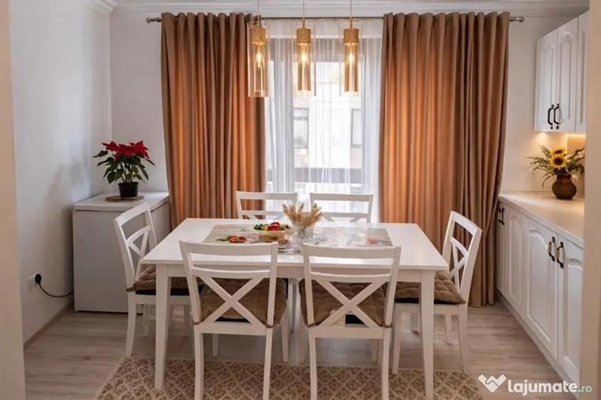 Apartament cu 3 camere semidecomandat în Exterior Vest