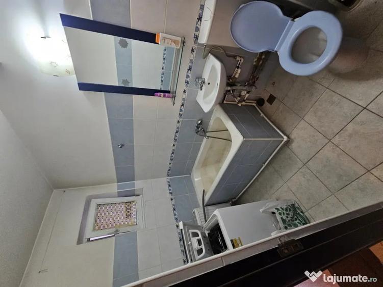 Garsonieră decomandată în Traian