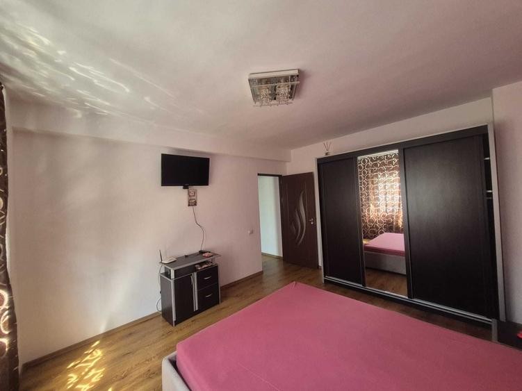 Apartament cu 2 camere semidecomandat în Berceni