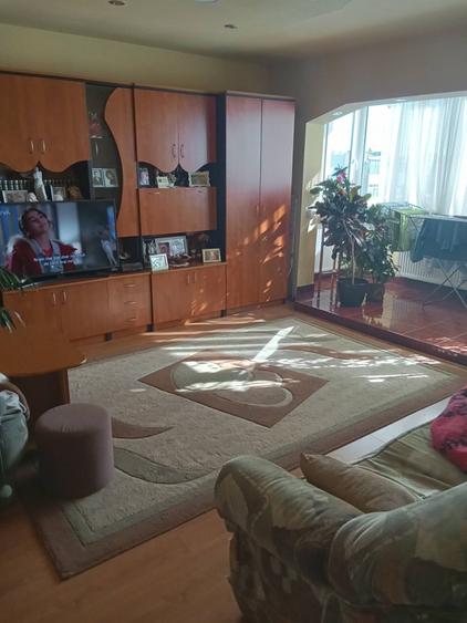 Apartament cu 2 camere decomandat în Micro 1