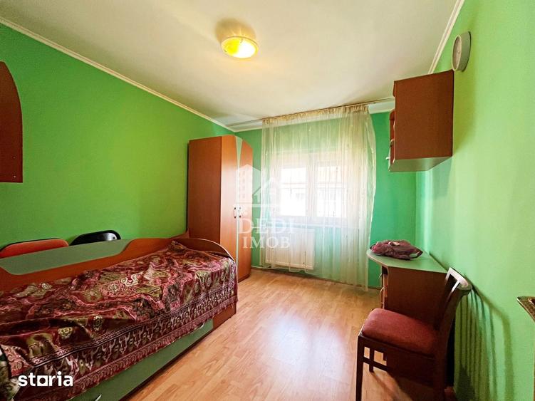 Apartament cu 3 camere decomandat în Orașul Nou
