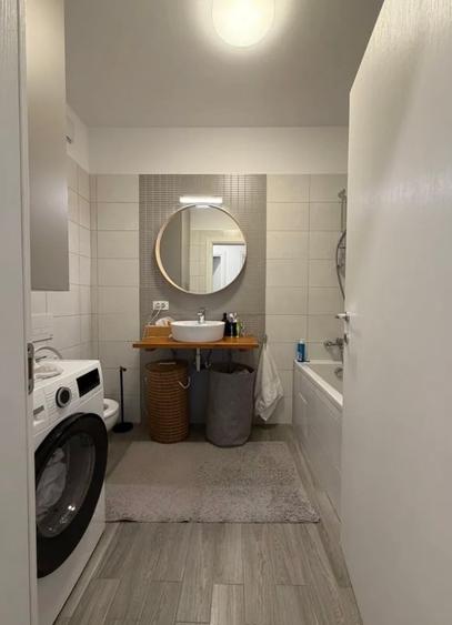 Apartament cu 3 camere decomandat în Drumul Taberei