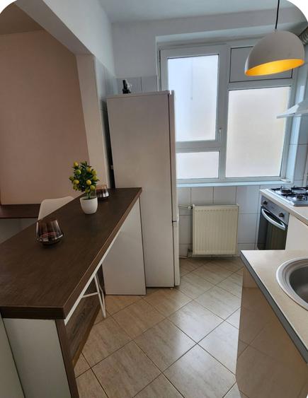 Apartament cu 2 camere decomandat în P-ța Universității