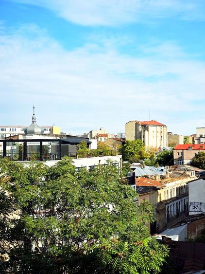 Apartament cu 3 camere semidecomandat în P-ța Unirii