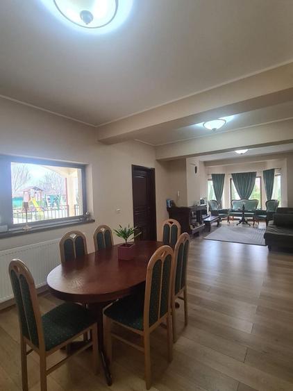 Casă cu 4 camere în Vânători