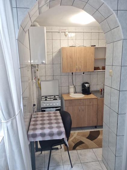 Garsonieră decomandată în Tudor