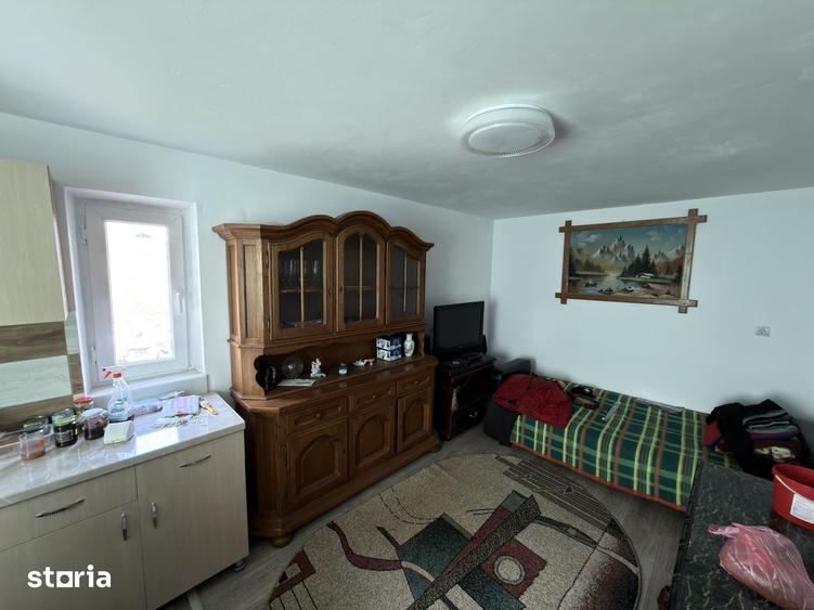 Casă cu 2 camere cu Teren 1100 Mp în Mihai Eminescu