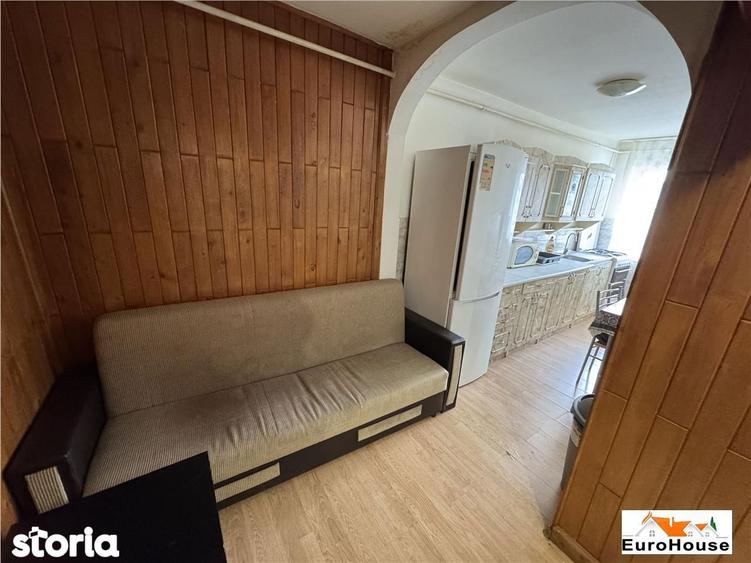 Garsonieră decomandată în Central