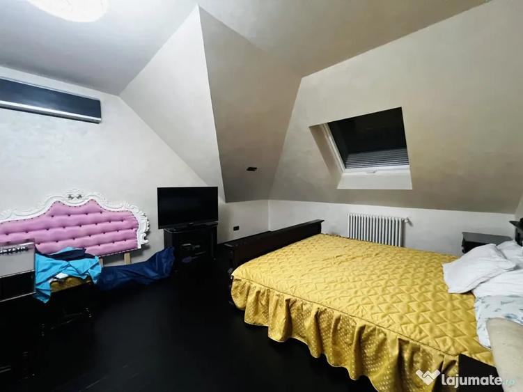 Casă cu 7 camere cu Teren 826 Mp în Dumbrăvița