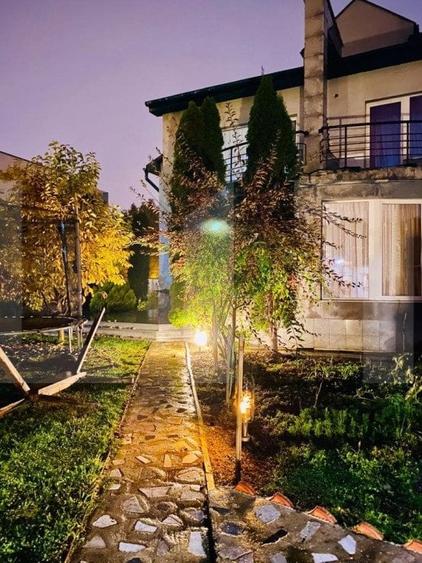 Casă individuală cu 10 camere cu Garaj în Zorilor
