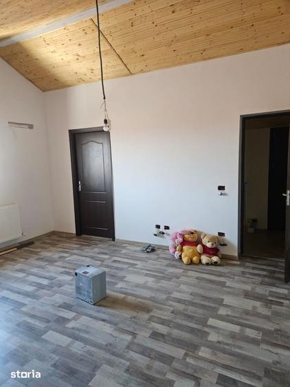 Casă cu 6 camere cu Teren 600 Mp în Bordei