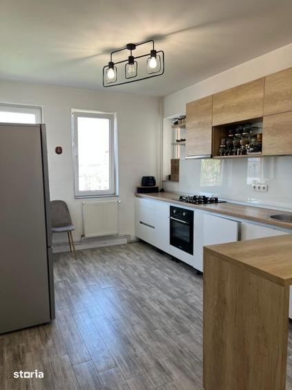 Apartament cu 3 camere, mobilat în Zorilor