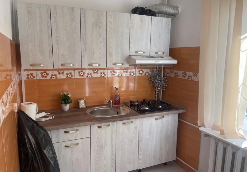 Garsonieră decomandată, mobilată în Crângași