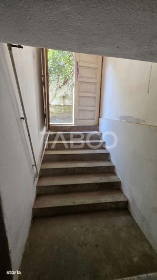 Casă cu 2 camere în Petrești