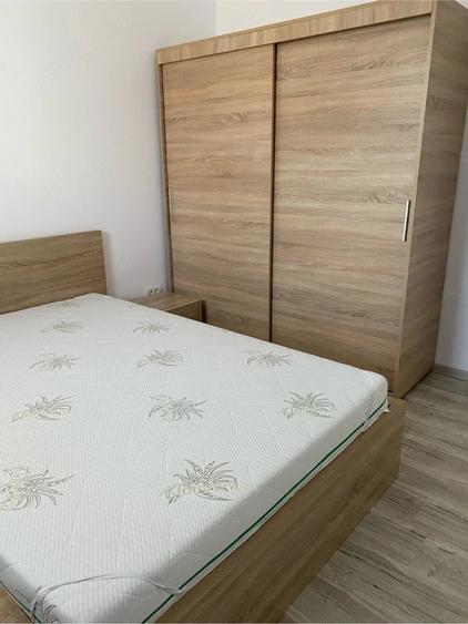 Apartament cu 2 camere semidecomandat în Girocului