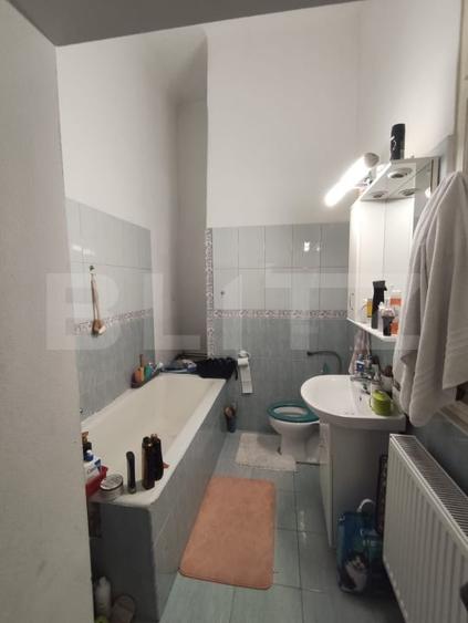 Apartament cu 5 camere decomandat, mobilat în Central