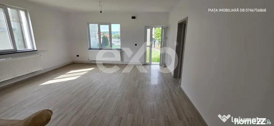 Casă cu 8 camere cu Teren 1388 Mp în Voinești