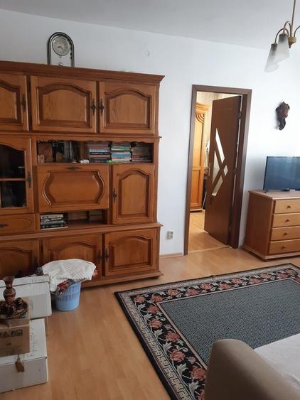 Apartament cu 2 camere semidecomandat în Pietrișu