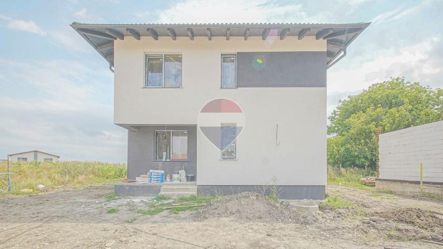 Duplex cu 4 camere cu Teren 500 Mp în Stupini