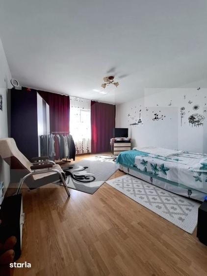 Apartament cu 3 camere semidecomandat în Central