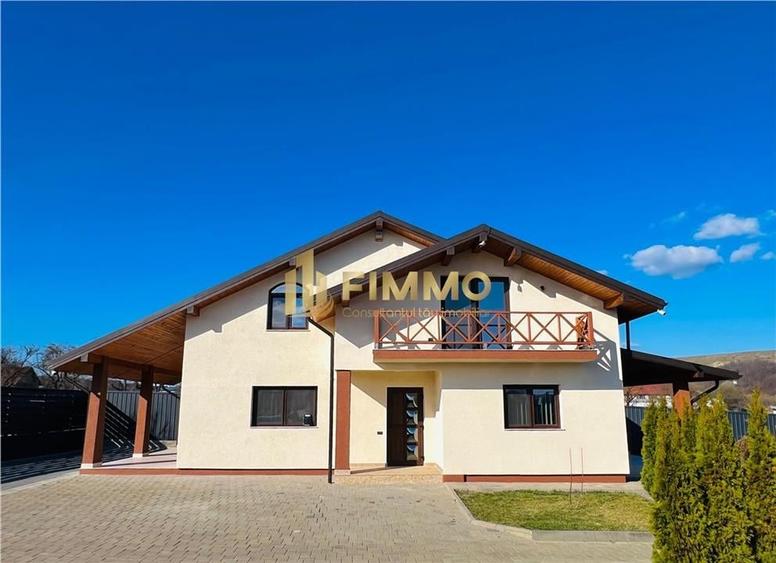 Casă individuală cu 5 camere cu Teren 1600 Mp în Pătrăuți