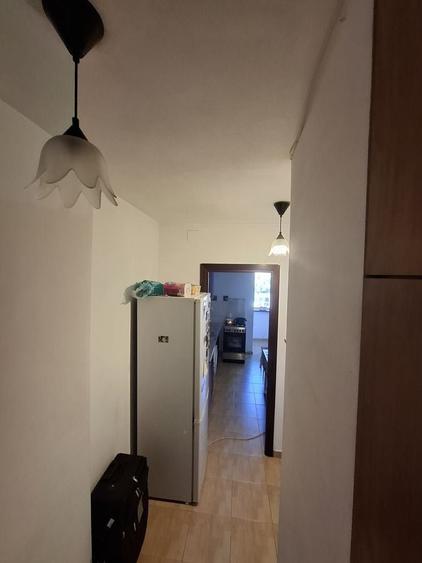 Apartament cu 2 camere semidecomandat, mobilat în Grivița