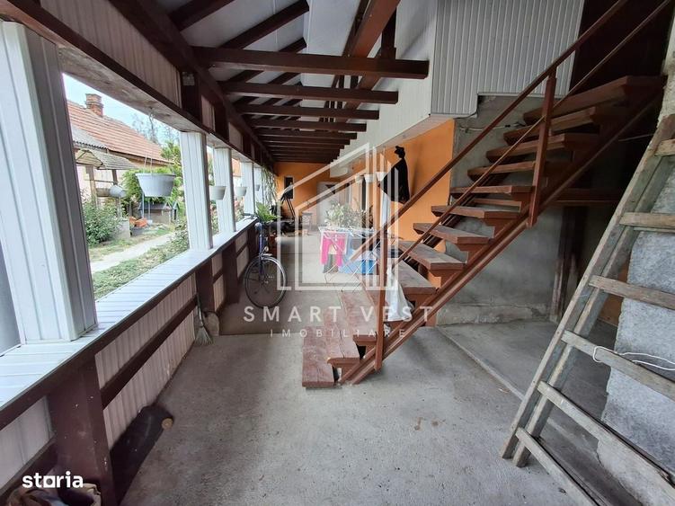 Casă cu 3 camere în Lazuri