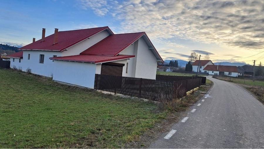 Casă cu 4 camere în Central