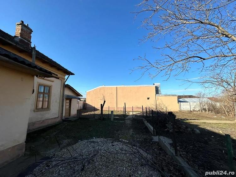 Casă cu 4 camere în Central